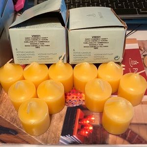 PartyLite Sweet Chamomile Votives and Tealights 11 votives, 10 Tealights